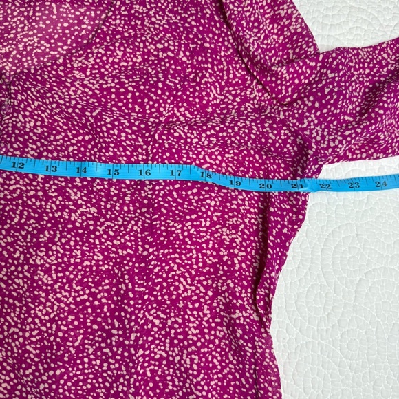 Joie Fuchsia Blouse with White Speckles100% Silk - Picture 7 of 8